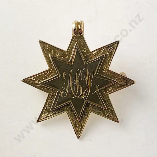 15ct Medallion Brooch