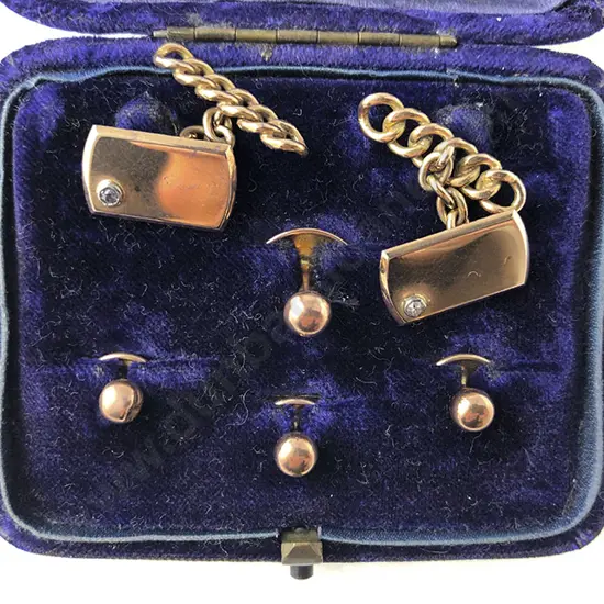 Boxed 15ct and 9ct Cufflinks and Studs