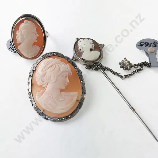 S/S Framed Cameo Ring