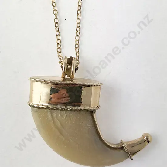 9ct Victorian Tiger Claw Pendant