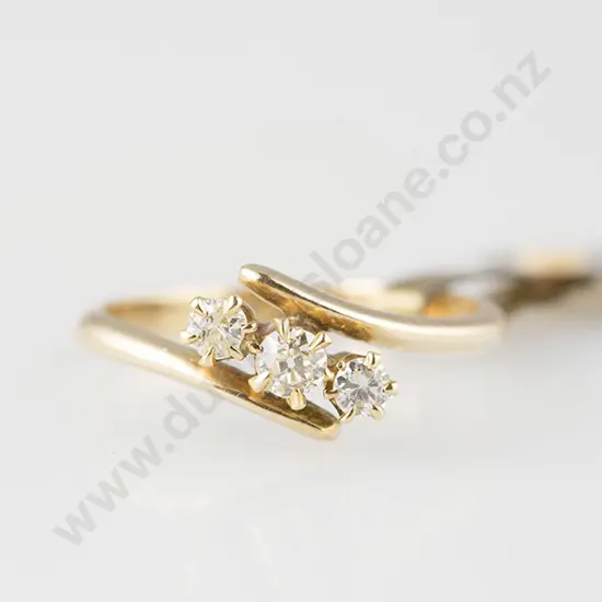 18ct Three Stone Diamond Ring