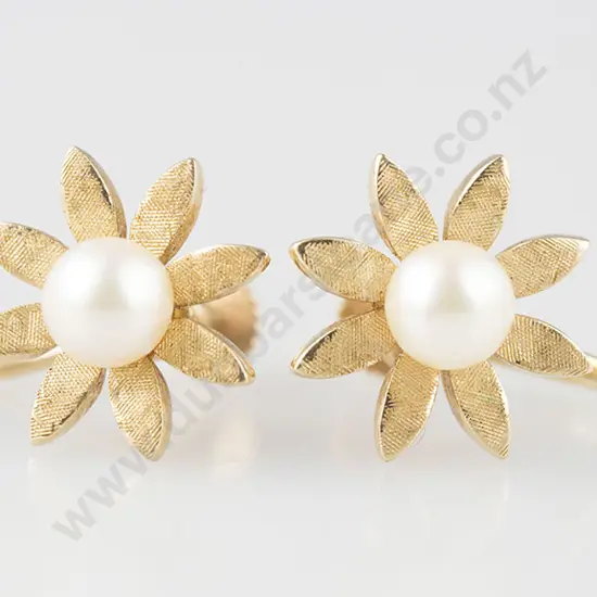 Pair 14ct Single Cultured Pearl Flower Head Earrings