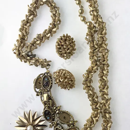 Vintage Trifari Suite of necklace