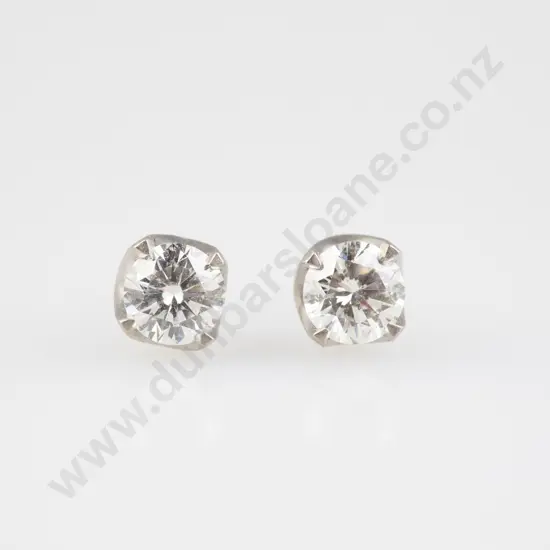 Pair 18ct White Gold DIamond Stud Earrings