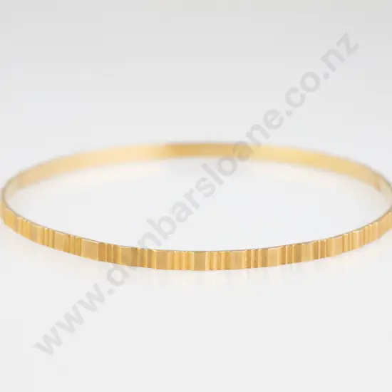 18ct Bangle