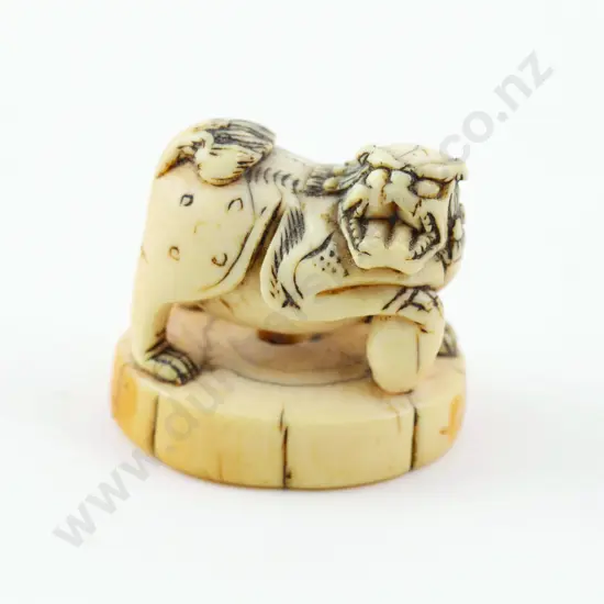 Signed Ivory Nestuke