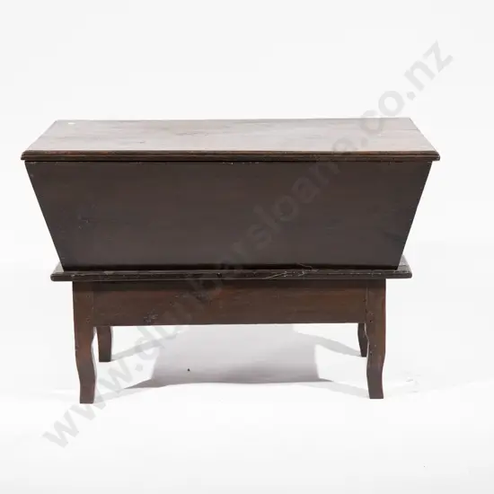 Early C18th Oak Dough Bin