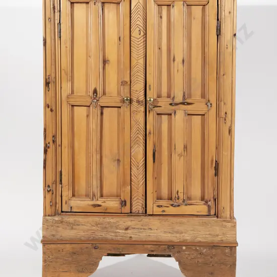 C19th Baltic Pine Linen Press