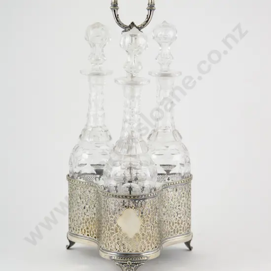 Vict S/P Decanter Set