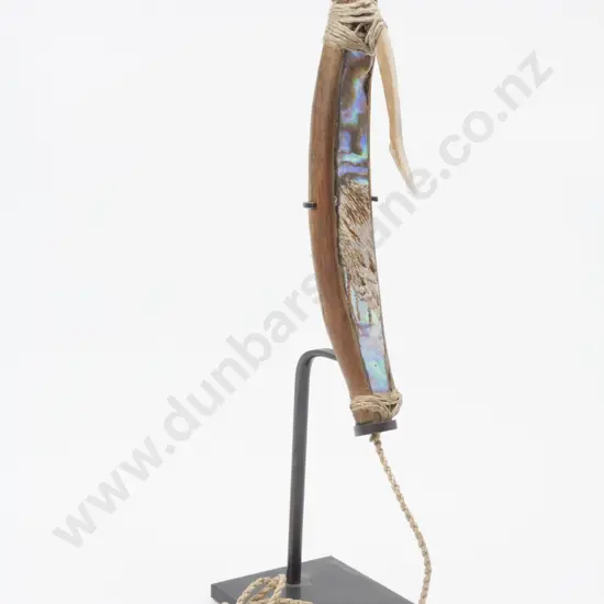 A Late C19th/ Early C20th Pa Kahawai (Trolling Fish Hook). Wooden shank