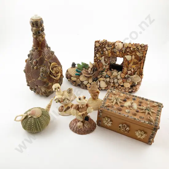 Collection Sea Shell Folk Art Ware