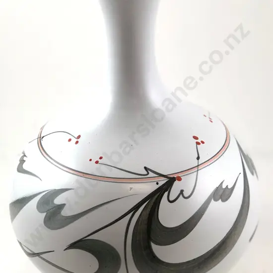 NZ Studio Ceramic Bulbous Mantel Vase