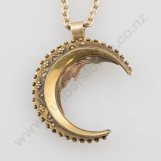 9ct Moon Pendant
