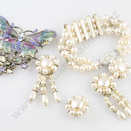 Small qty Costume Jewellery