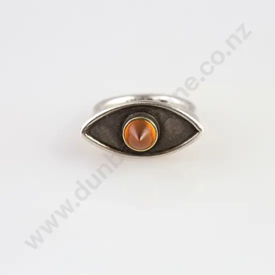18ct Single Citrine Modern Design Ring