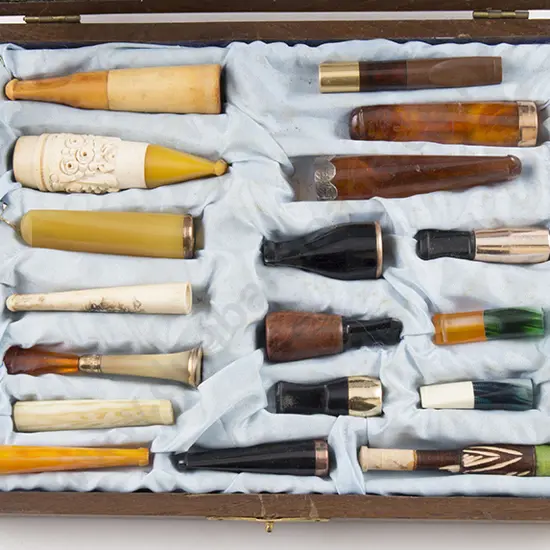 Cased Display Of 18 Cigarette/Cheroot Holders