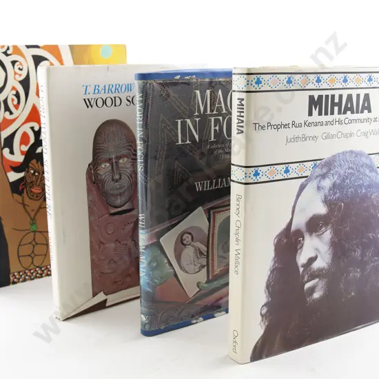 T Barrow - Maori Wood Sculpture