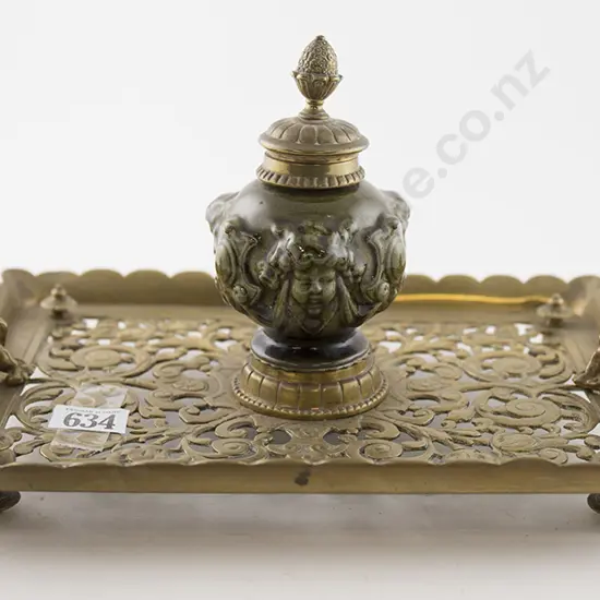 Ornate Edw Cast Brass Deskstand