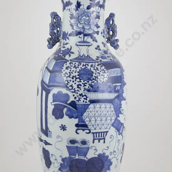 Large C20th Chinese Blue & White Vase