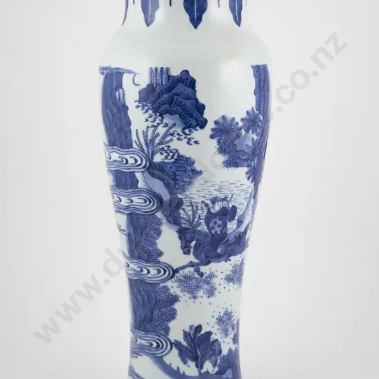 Large C20th Chinese Blue & White Vase