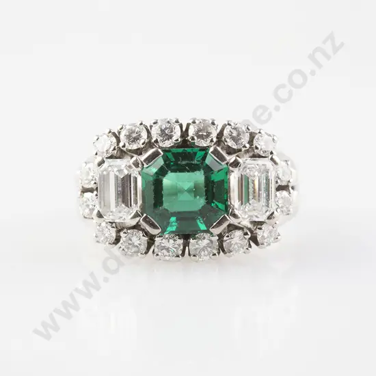 18ct White Gold 15stone Emerald & Diamond Cluster Ring