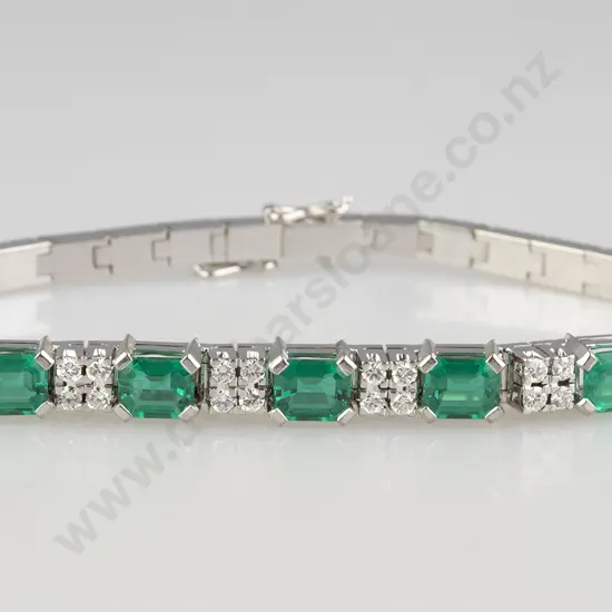 18ct White Gold 25stone Emerald & Diamond Bracelet