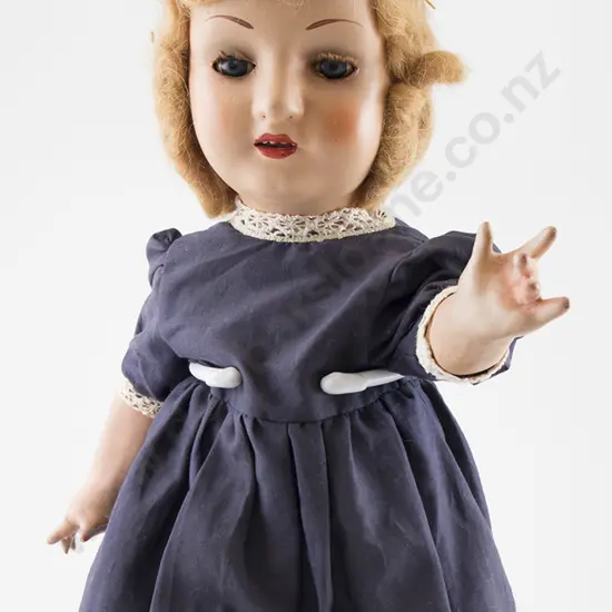 (Italian) All Hard Plastic Walking Doll