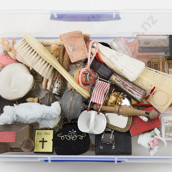 Collection Miniature Doll Display Props