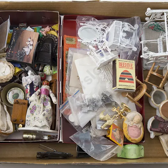 Collection Dolls House Miniatures