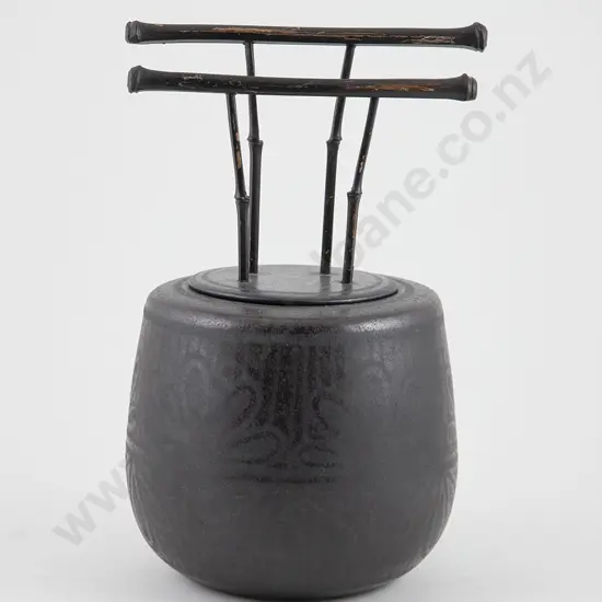 Anneke Borren Lidded Pot