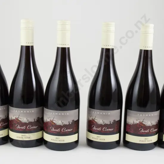 6 bottles Devil's Corner Tasmania Pinot Noir 2017