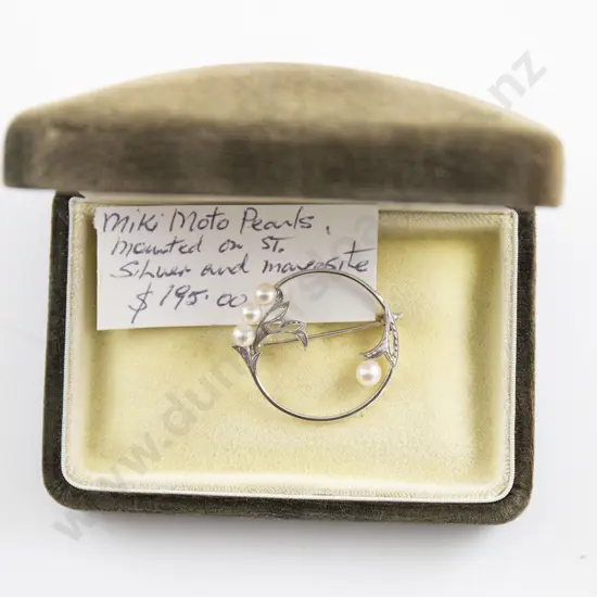 Vintage Cased Mikimoto Pearl S/S Brooch