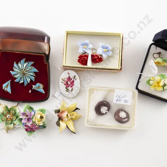 Collection of Vintage Costume Jewellery