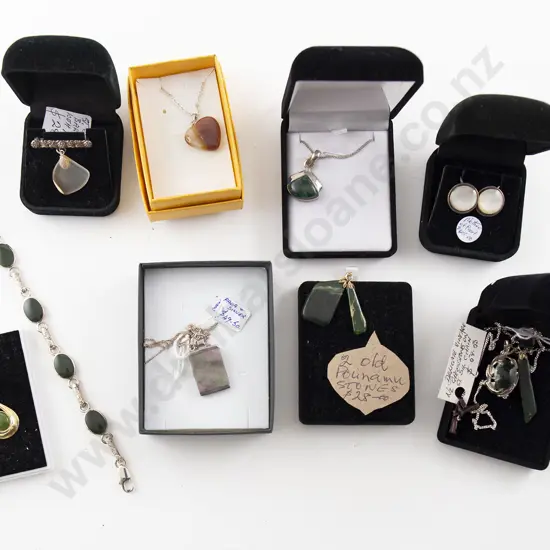 Mixed Collection Vintage and Modern Greenstone and Agate Jewellery