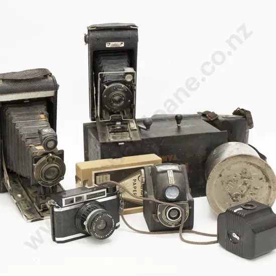 Quantity of Assorted Vintage Cameras