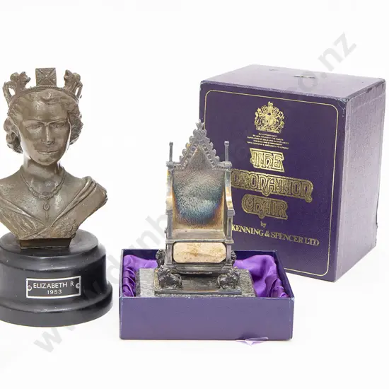 Desktop Bust QERII and Throne Model