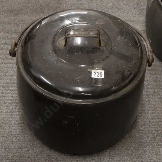 Colonial Enamel Cooking Pot