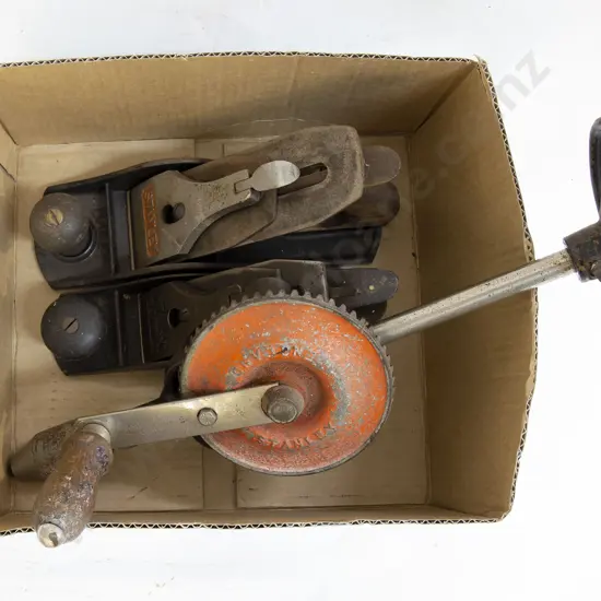 Two Woodworking Planes & Drill Brace