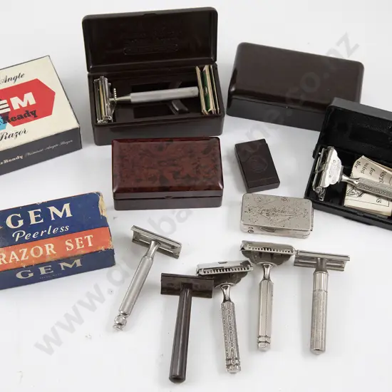 Various Gem and Other Bakelite Cased Razors and Six Loose