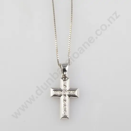 18ct Eleven Stone Diamond Cross Pendant