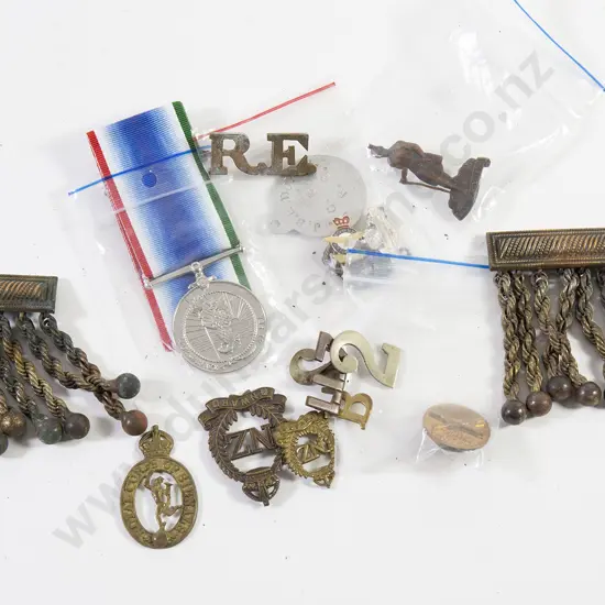 Collection of; NZ Military badges (faults)