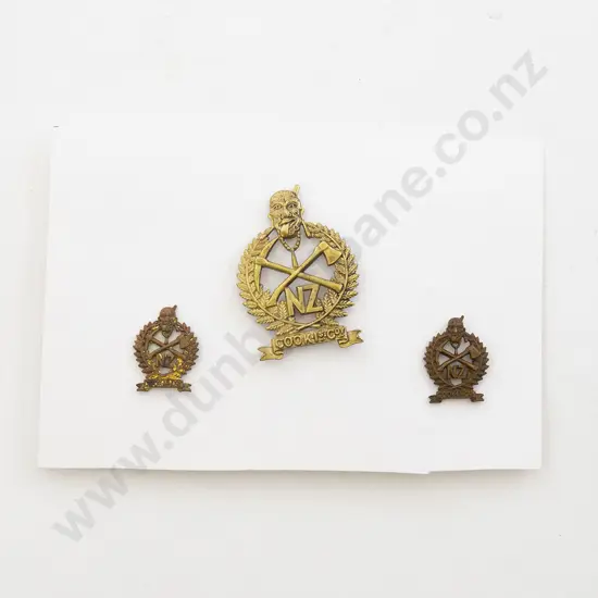 WWI Cook Islands Company Cap Badge and Two Collar