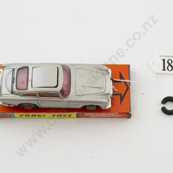 Unboxed Corgi James Bonds Aston Martin DB5