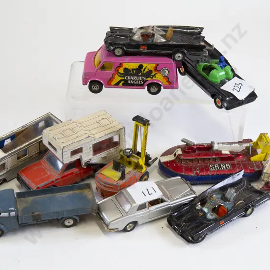 Small Qty Dinky and other diecast vehicles