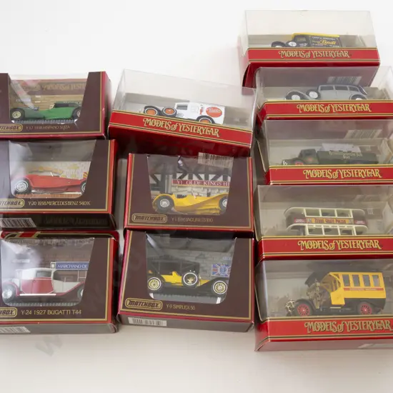 Eleven Window Pictorial Background Boxed Matchbox Models of Yesteryear