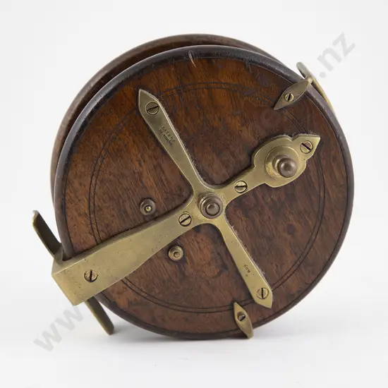 Large Vict Walnut & Brass Star Back Nottingham Salmon Reel