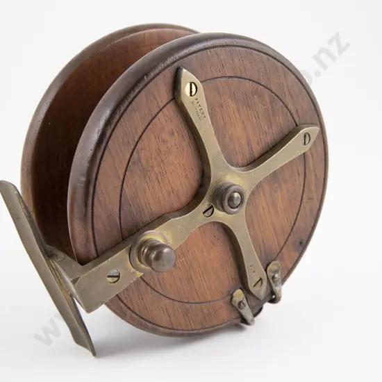 Vict Walnut & Brass Star Back Nottingham Salmon Reel