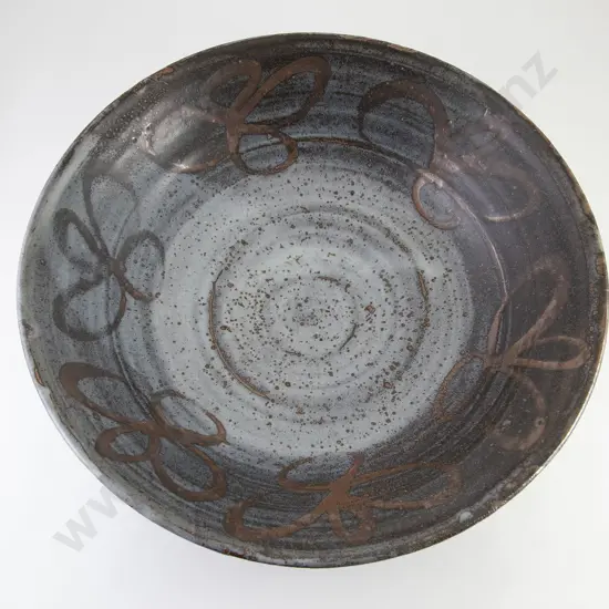 Warren Tippet Large Charger