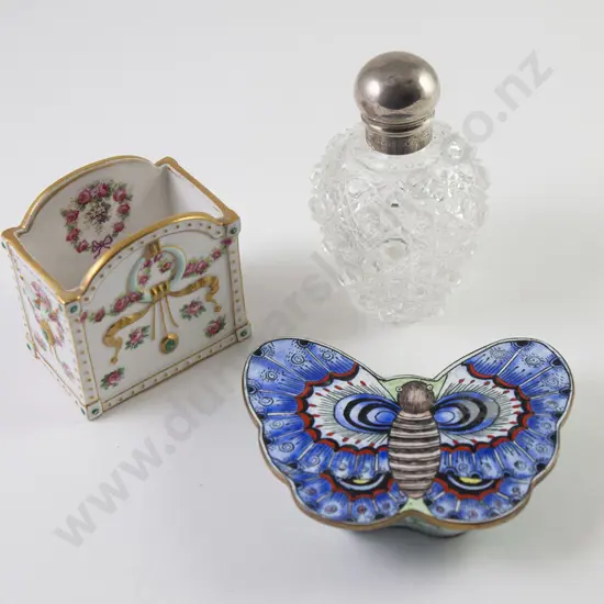 Victorian S/S Topped & Cushion Cut Glass Scent Bottle