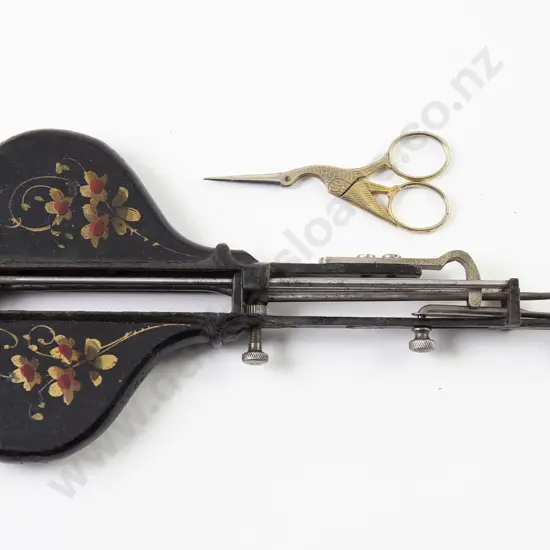 Victorian Hook Rug Needle Shuttle Loom Sewing Tool